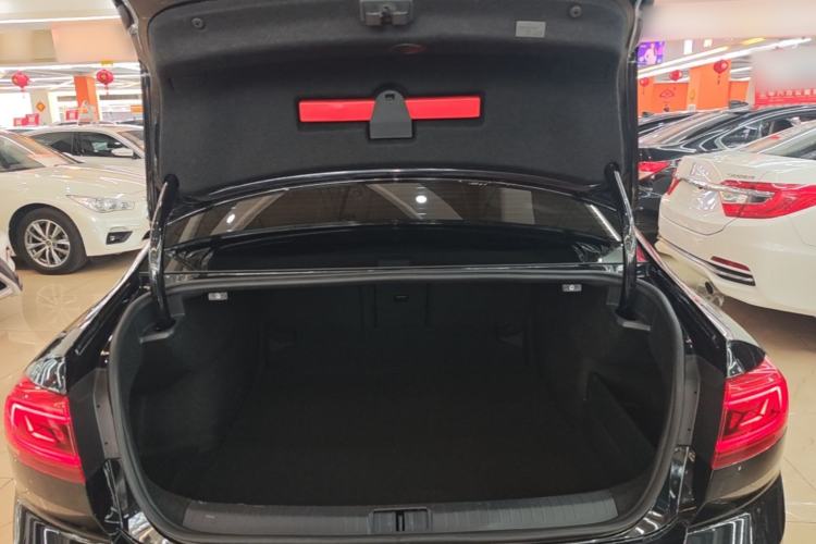 Used Volkswagen Magotan 2020 330TSI DSG Leading Model Trunk
