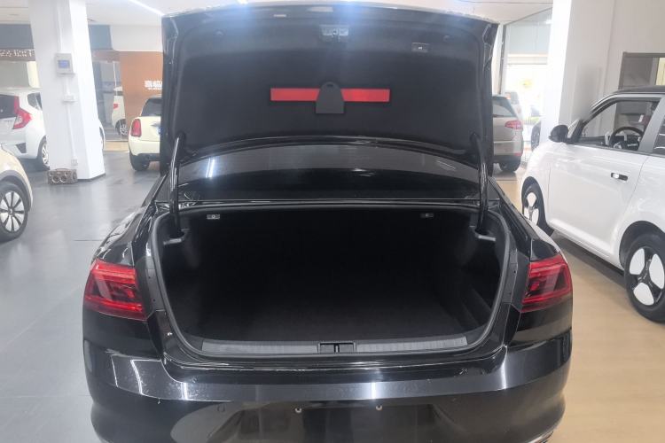 Used Volkswagen Magotan 2020 330TSI DSG Luxury Edition Trunk