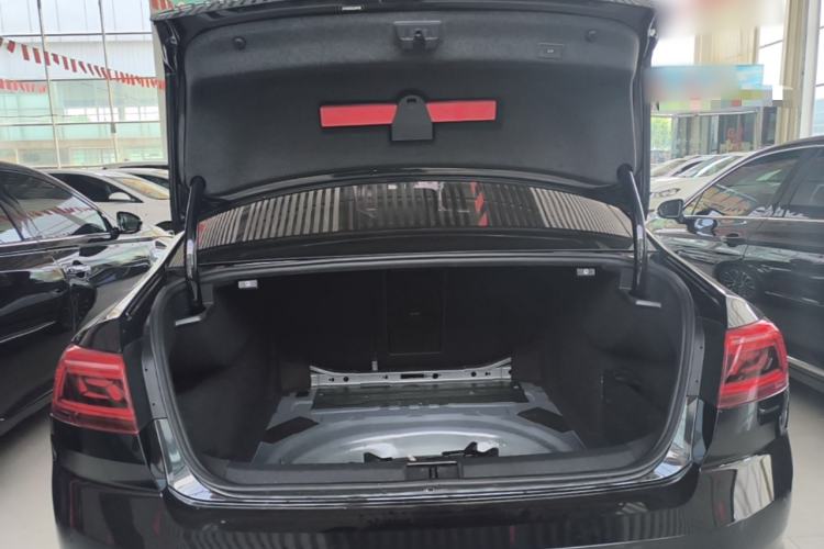 Used Volkswagen Magotan 2020 330TSI DSG Luxury Edition Trunk
