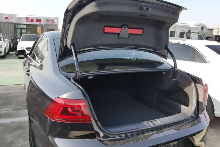 Used Volkswagen Magotan 2020 330TSI DSG Luxury Edition Trunk