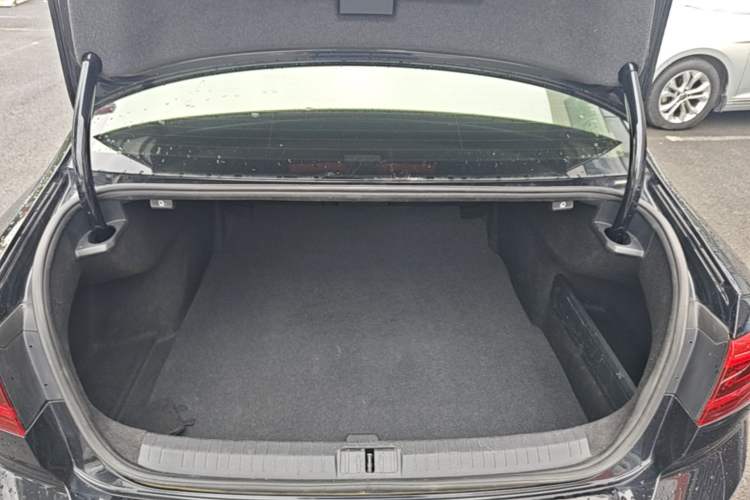 Used Volkswagen Magotan 2020 330TSI DSG Luxury Edition Trunk