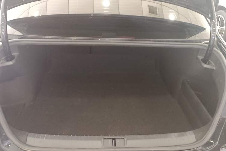 Used Volkswagen Magotan 2020 280TSI DSG Comfort Edition Trunk