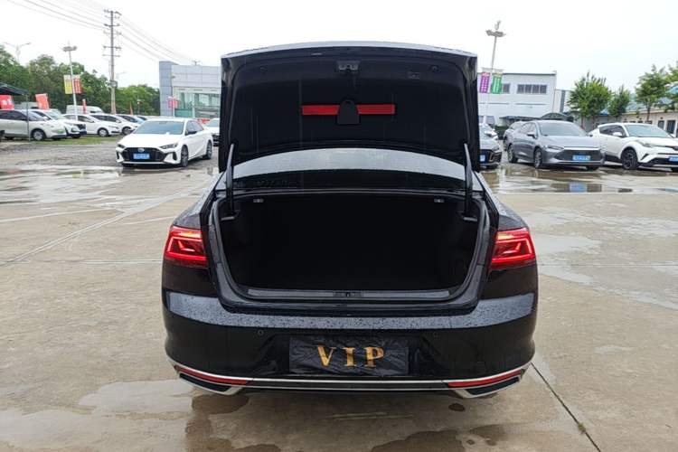 Used Volkswagen Magotan 2020 330TSI DSG Luxury Edition Trunk