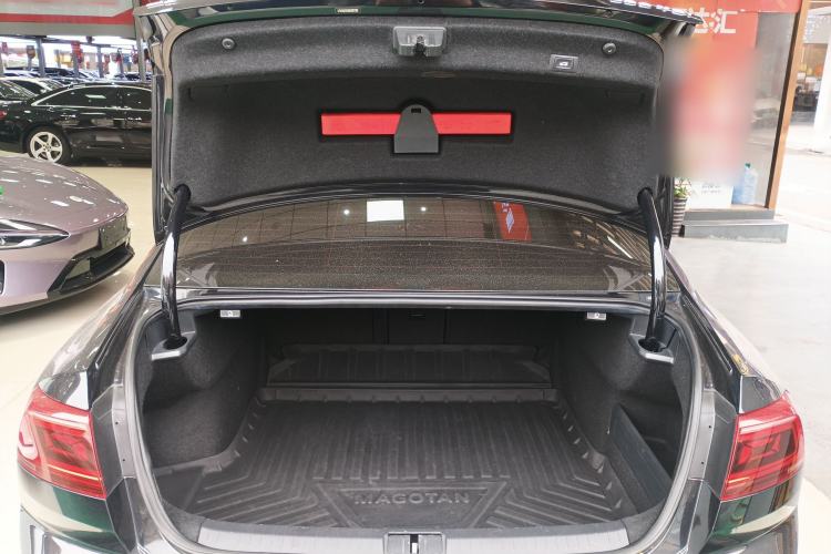 Used Volkswagen Magotan 2020 330TSI DSG Leading Model Trunk