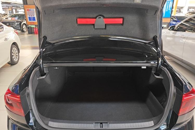 Used Volkswagen Magotan 2020 330TSI DSG Luxury Edition Trunk