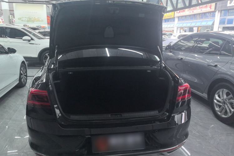 Used Volkswagen Magotan 2020 330TSI DSG Leading Model Trunk