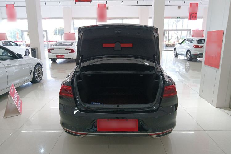 Used Volkswagen Magotan 2020 330TSI DSG Luxury Edition Trunk
