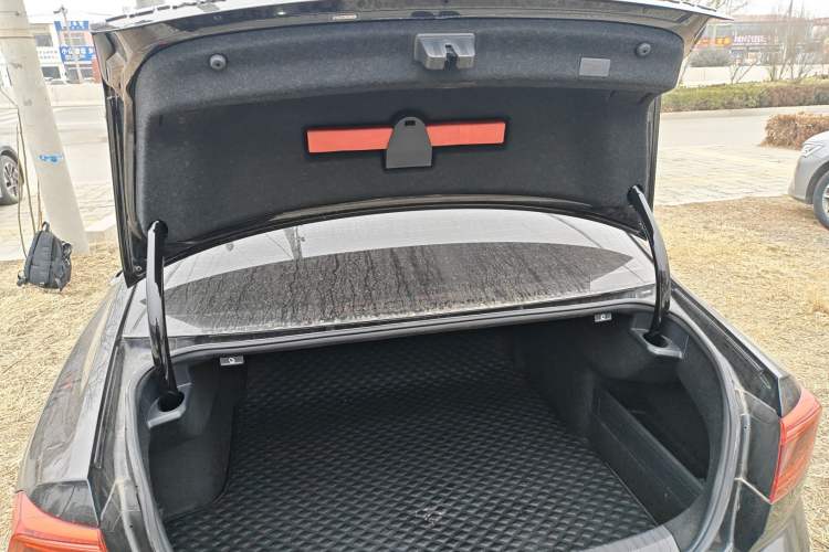 Used Volkswagen Magotan 2020 330TSI DSG Leading Model Trunk