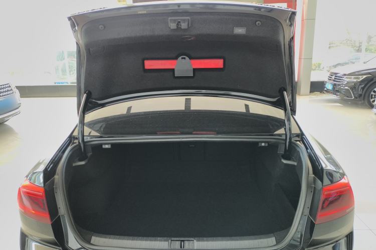 Used Volkswagen Magotan 2020 330TSI DSG Luxury Edition Trunk