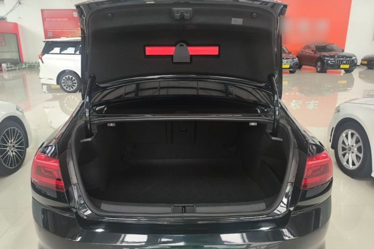 Used Volkswagen Magotan 2020 330TSI DSG Leading Model Trunk