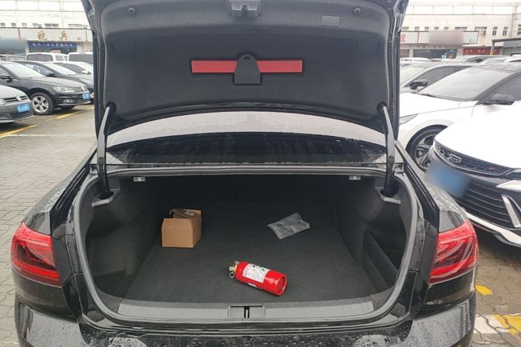 Used Volkswagen Magotan 2020 330TSI DSG Leading Model Trunk