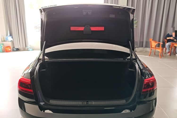 Used Volkswagen Magotan 2020 280TSI DSG Comfort Edition Trunk