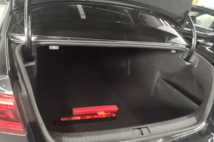 Used Volkswagen Magotan 2020 330TSI DSG Leading Model Trunk