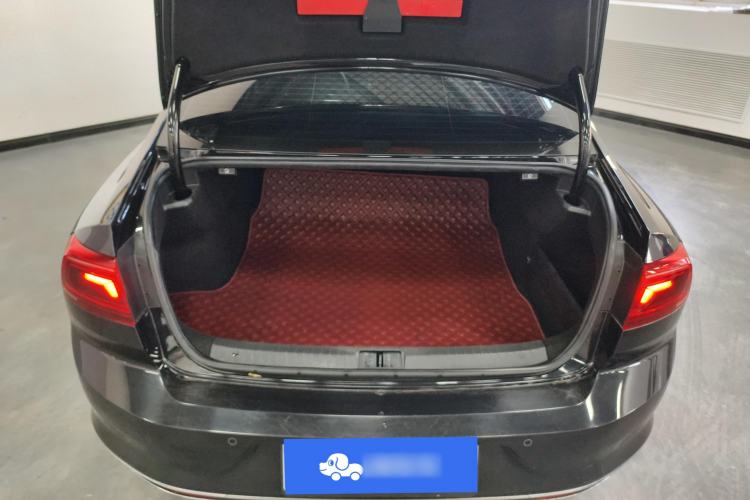 Used Volkswagen Magotan 2020 330TSI DSG Leading Model Trunk
