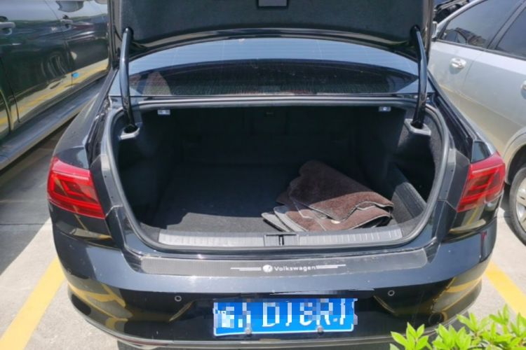 Used Volkswagen Magotan 2020 330TSI DSG Luxury Edition Trunk