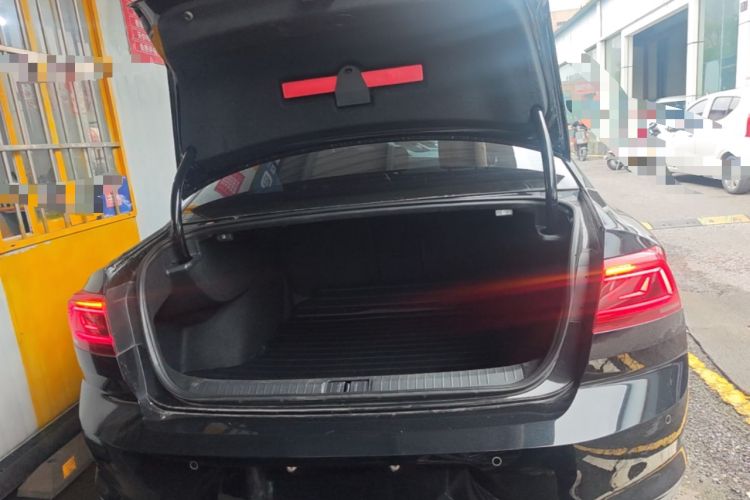 Used Volkswagen Magotan 2020 330TSI DSG Leading Model Trunk