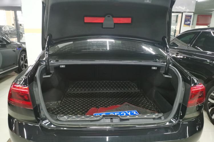 Used Volkswagen Magotan 2020 330TSI DSG Luxury Edition Trunk