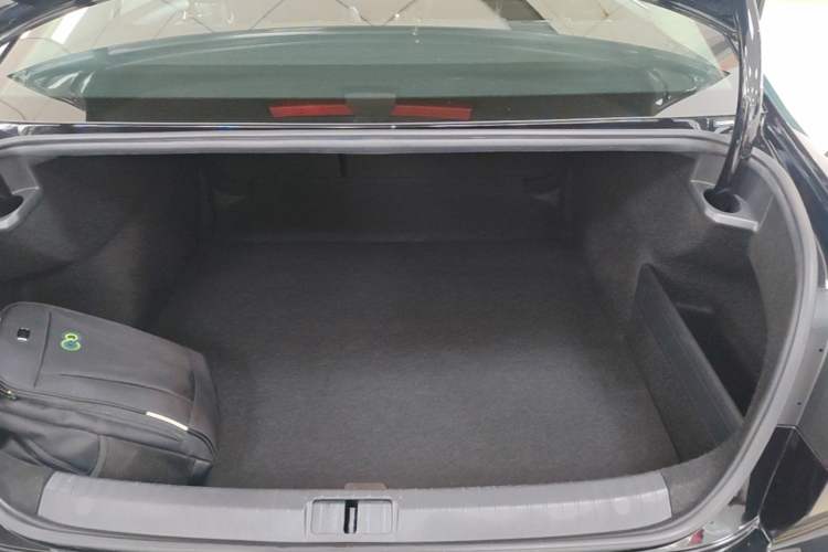 Used Volkswagen Magotan 2020 280TSI DSG Comfort Edition Trunk