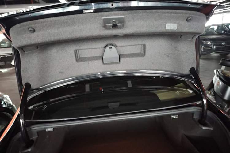 Used Volkswagen Magotan 2020 330TSI DSG Leading Model Trunk