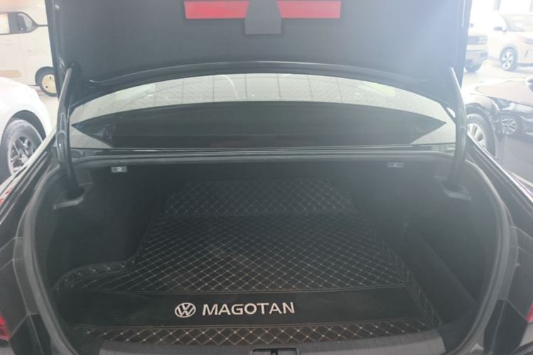 Used Volkswagen Magotan 2020 330TSI DSG Leading Model Trunk