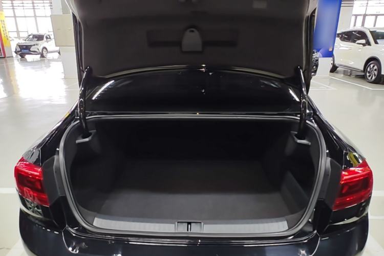 Used Volkswagen Magotan 2020 280TSI DSG Comfort Edition Trunk
