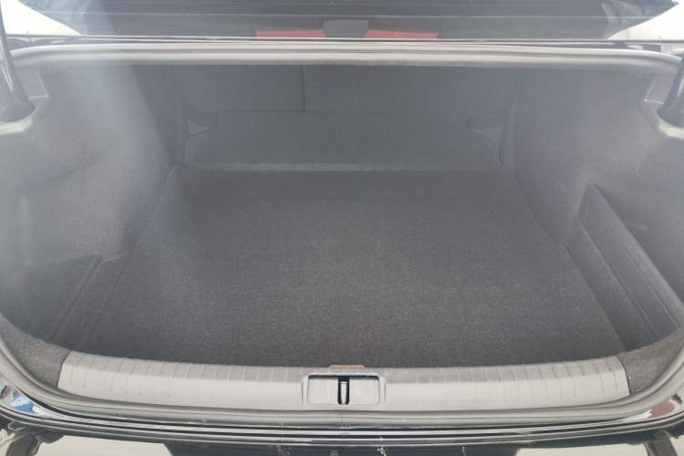 Used Volkswagen Magotan 2020 280TSI DSG Comfort Edition Trunk