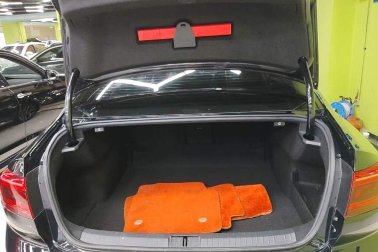 Used Volkswagen Magotan 2020 330TSI DSG Leading Model Trunk