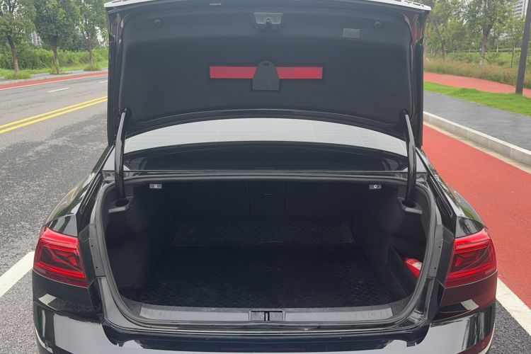 Used Volkswagen Magotan 2020 280TSI DSG Leading Edition Trunk