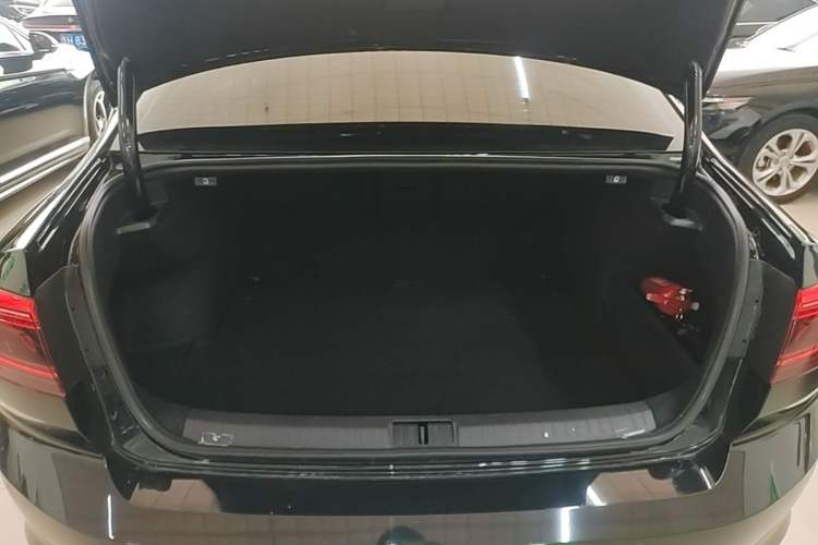 Used Volkswagen Magotan 2020 380TSI DSG Luxury Version Trunk