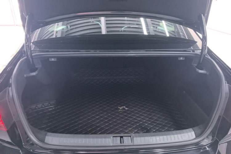 Used Volkswagen Magotan 2020 330TSI DSG Leading Model Trunk