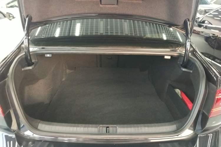 Used Volkswagen Magotan 2020 330TSI DSG Luxury Edition Trunk