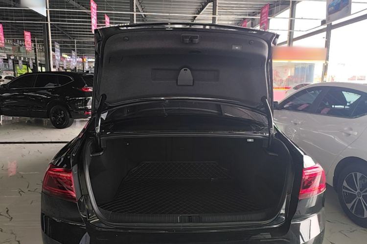 Used Volkswagen Magotan 2020 330TSI DSG Luxury Edition Trunk