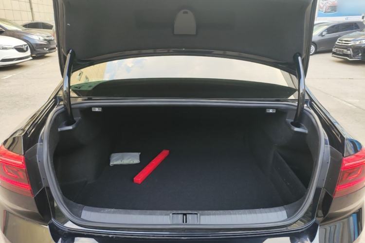 Used Volkswagen Magotan 2020 330TSI DSG Leading Model Trunk