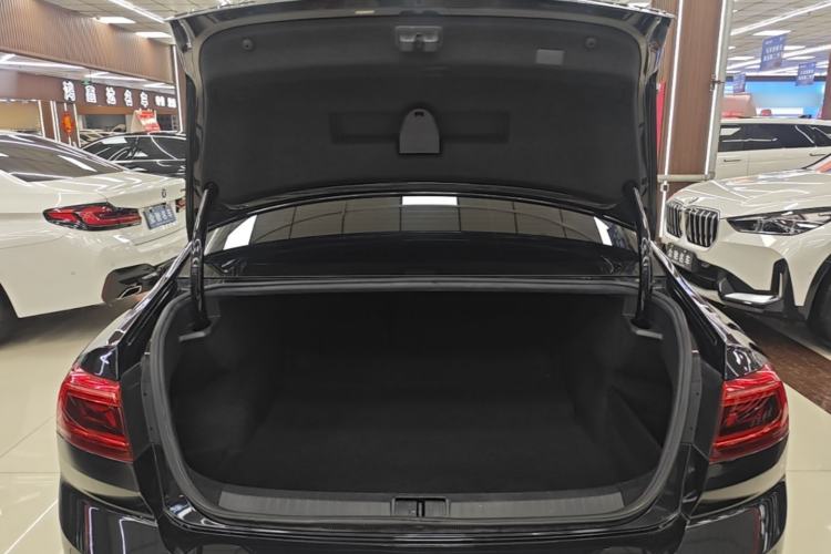 Used Volkswagen Magotan 2020 280TSI DSG Comfort Edition Trunk