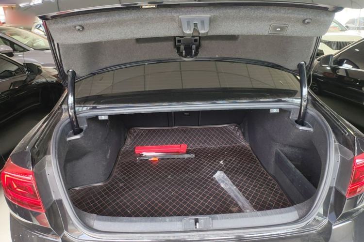 Used Volkswagen Magotan 2020 330TSI DSG Leading Model Trunk