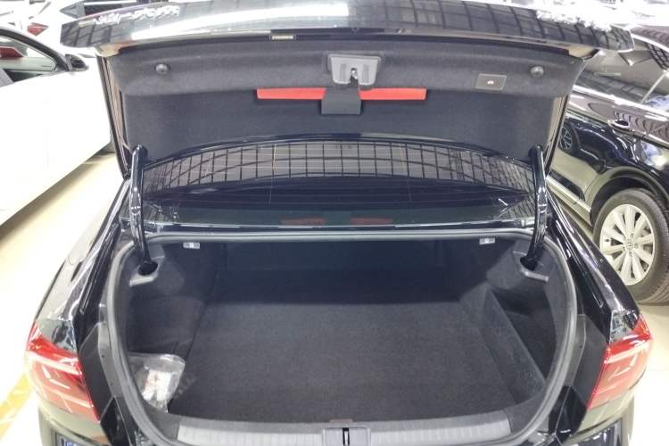 Used Volkswagen Magotan 2020 330TSI DSG Leading Model Trunk