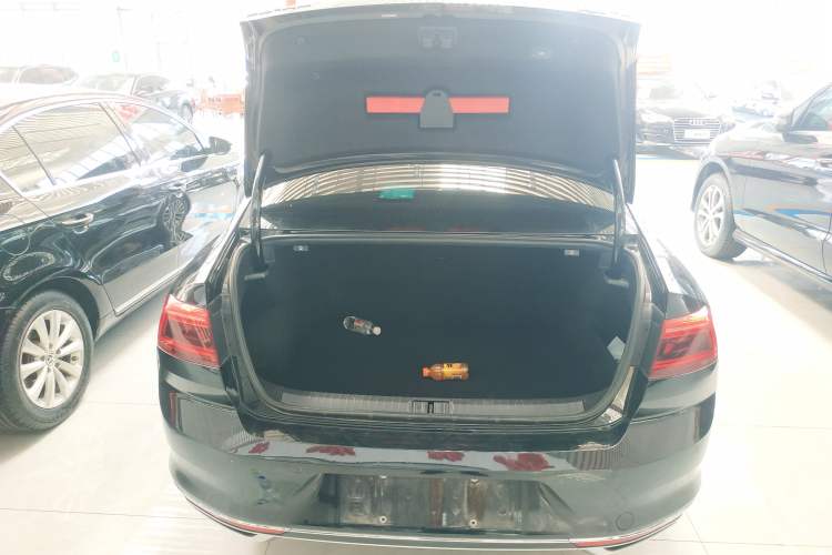 Used Volkswagen Magotan 2020 330TSI DSG Luxury Edition Trunk