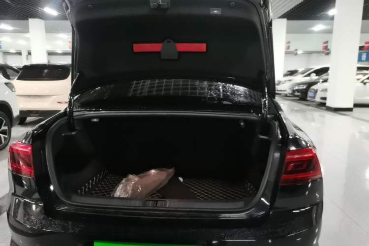 Used Volkswagen Magotan 2020 380TSI DSG Luxury Version Trunk