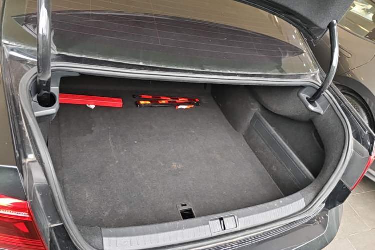 Used Volkswagen Magotan 2020 280TSI DSG Comfort Edition Trunk