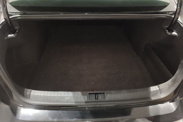 Used Volkswagen Magotan 2020 280TSI DSG Comfort Edition Trunk