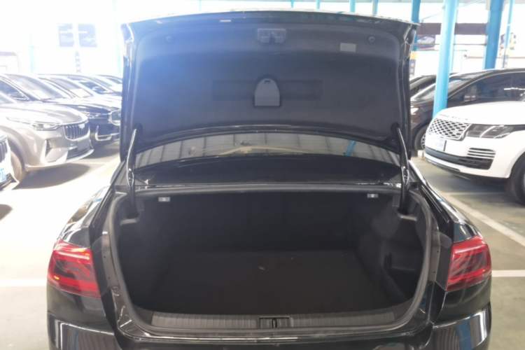 Used Volkswagen Magotan 2020 330TSI DSG Leading Model Trunk