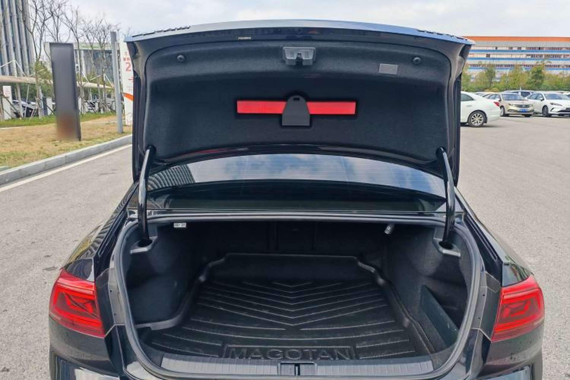 Used Volkswagen Magotan 2020 330TSI DSG Leading Model Trunk