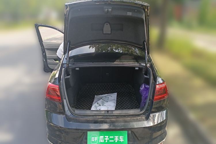 Used Volkswagen Magotan 2020 330TSI DSG Leading Model Trunk