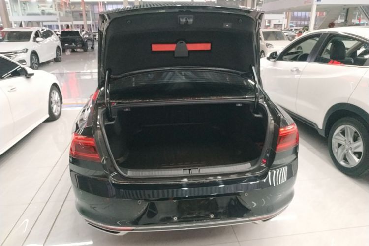 Used Volkswagen Magotan 2020 330TSI DSG Luxury Edition Trunk