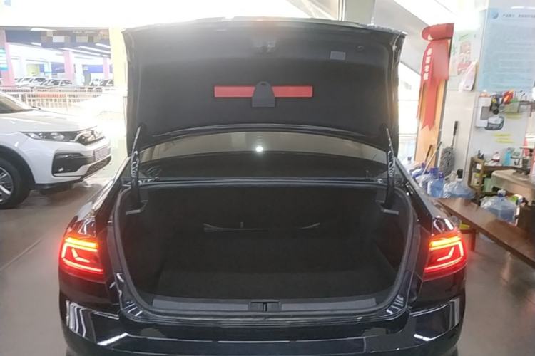 Used Volkswagen Magotan 2020 280TSI DSG Comfort Edition Trunk