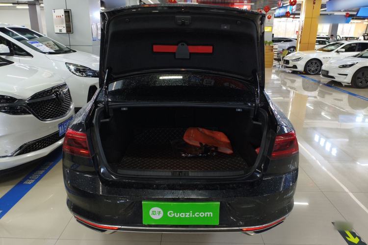 Used Volkswagen Magotan 2020 330TSI DSG Luxury Edition Trunk