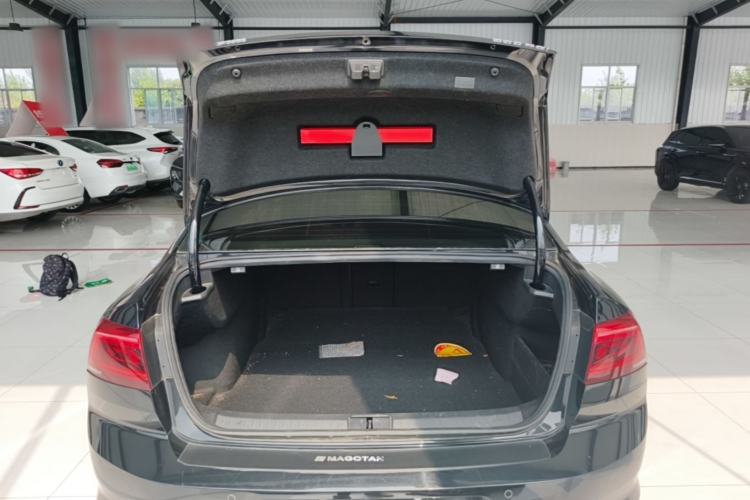 Used Volkswagen Magotan 2020 330TSI DSG Leading Model Trunk