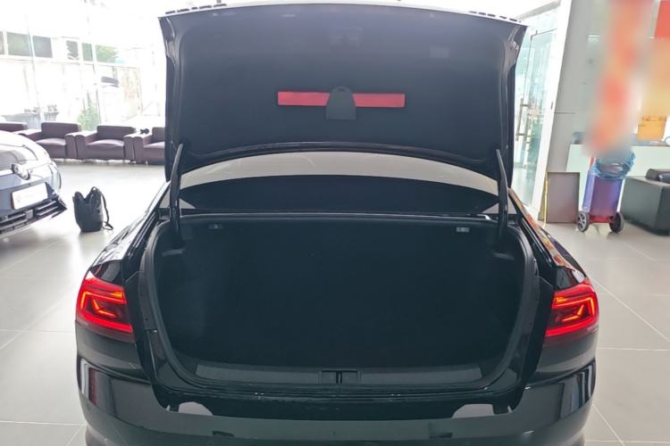 Used Volkswagen Magotan 2020 330TSI DSG Leading Model Trunk