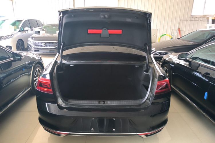 Used Volkswagen Magotan 2020 330TSI DSG Luxury Edition Trunk