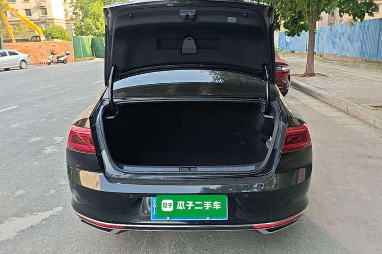 Used Volkswagen Magotan 2020 280TSI DSG Comfort Edition Trunk